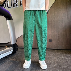 绿色