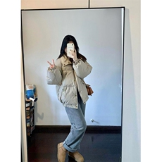 灰绿色