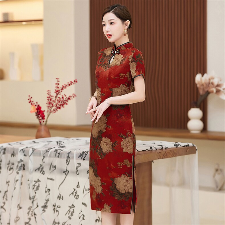 妈妈旗袍送考红色夏季旗开得胜复古高贵高级感喜婆婆婚宴日常可穿,女装汉服/婚纱/旗袍/礼服,小荷流