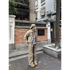 卡其色