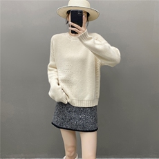 2025年秋季新款纯色圆领桃洞针织长袖套头上衣女，女装针织衫/毛衣，织绒羊