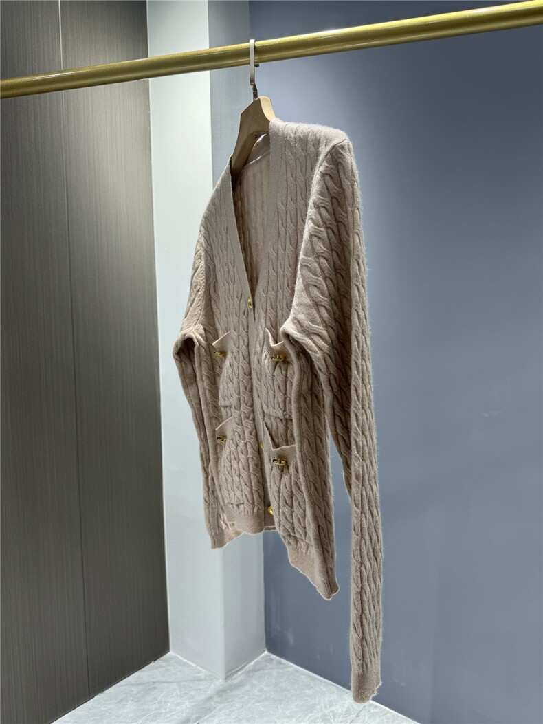 2025年秋季单件通勤加厚时尚百搭通勤简约麻花V领小香风开衫，女装针织衫/毛衣，绒默