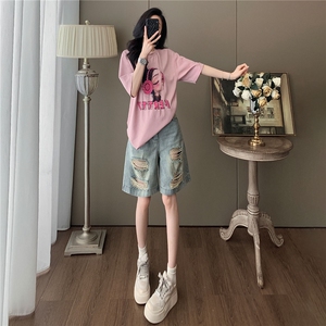 盐系穿搭休闲时尚套装女夏设计感圆领印花短袖破洞牛仔短裤两件套图片
