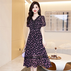雪纺碎花连衣裙女夏2024新款气质修身名媛高级感复古遮肚显瘦裙子，女装连衣裙，火爆靓佳人