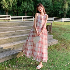 粉色甜美减龄初恋少女浪漫背心长裙夏季新款超好看格子度假连衣裙，女装连衣裙，2C053