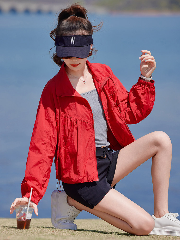 红色宽松防晒衣女2025新款夏季韩版潮流透气减龄小个子休闲短外套,女装防晒衣,靓衣阁