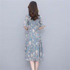 现货秒发新款雪纺印花甜美气质V领短袖碎花修身显瘦中长款连衣裙，女装连衣裙，琦鑫阁（原依鑫阁）