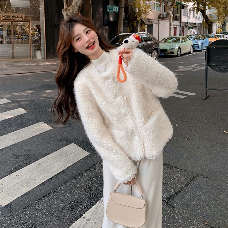 韩版减龄蕾丝边羊羔毛外套女2025年冬季新款显瘦加厚短款皮毛一体,女装羊羔毛/颗粒绒,维壹