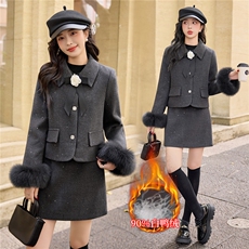 【bao款大货已出】2025冬装新款小香90%白鸭绒狐狸毛袖毛配胸花，女装套装/套裙，雅静靓衣