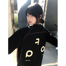 黑色