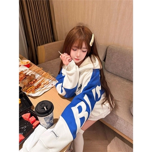 有货。拼接字母刺绣连帽卫衣女款2026春情侣帽衫WB638-P60图片