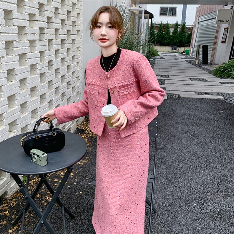 小香风羽绒服套装女2024年冬季新款气质高级感粉色配半身裙两件套，女装套装/套裙，霓裳依族