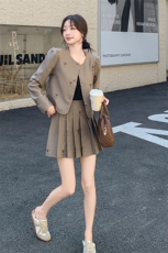 2025年秋季新款气质小香风套装裙蜜蜂刺绣小洋装两件套女百褶裙，女装套装/套裙，霓裳依族