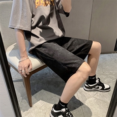黑色