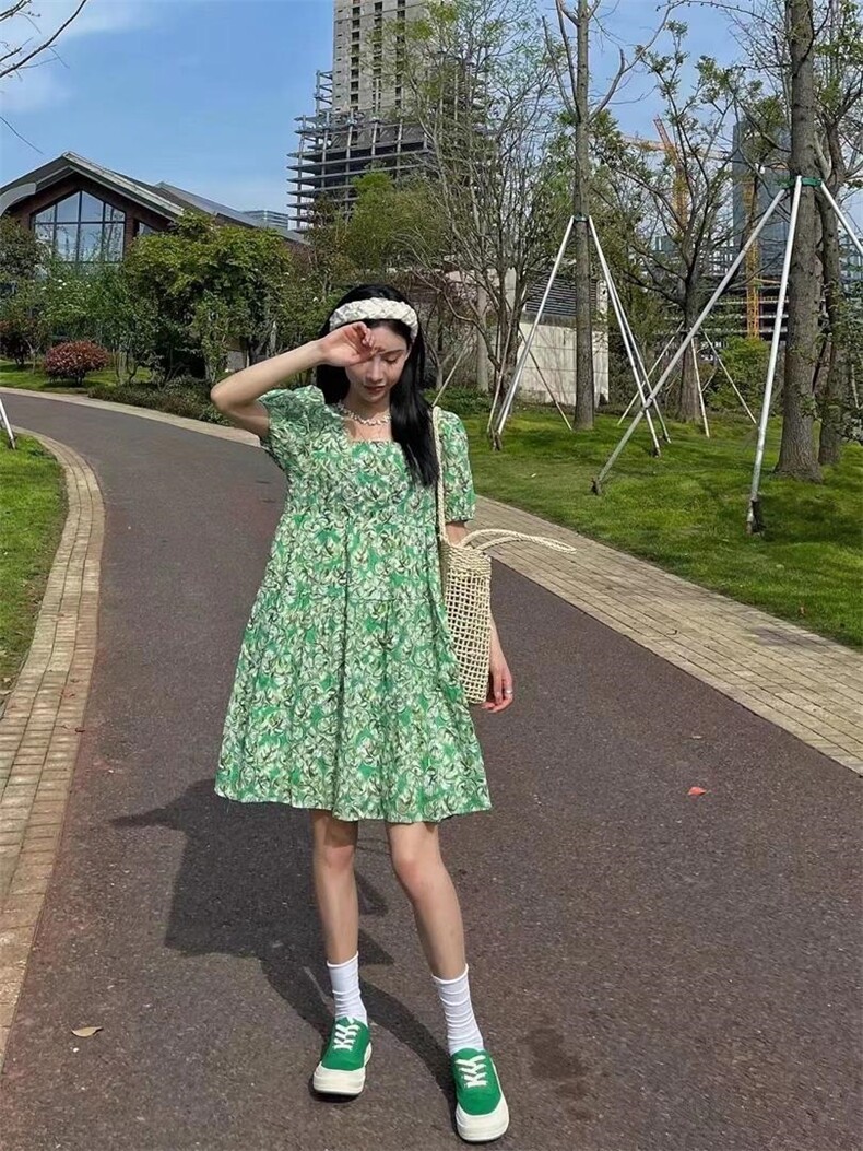 盐缩泡泡连衣裙，女装连衣裙，欧妮卡蒂蔓