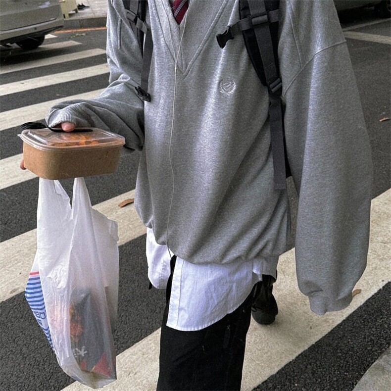 灰色简约基础款v领卫衣男生学院风宽松百搭休闲重磅套头上衣图片