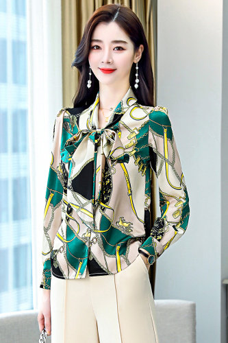 高级感毛呢裙女2024春秋新款时尚气质女神范加厚连衣裙,女装衬衫,时尚俏佳人