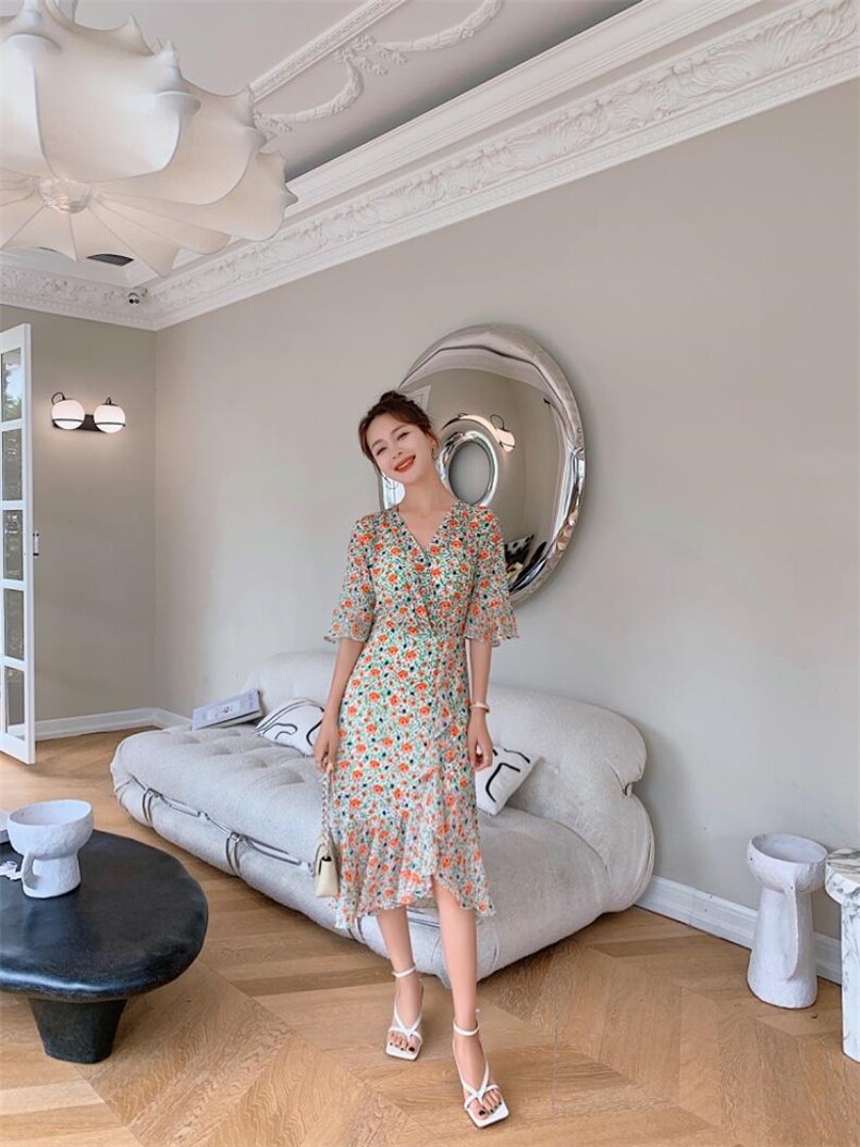 夏季新款连衣裙，女装连衣裙，早颜