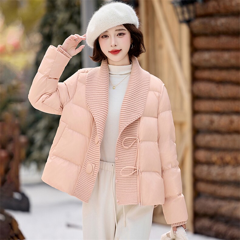粉色小香风针织拼接羽绒服女2025冬新款减龄设计感翻领白鸭绒外套,女装羽绒服,衣之秀