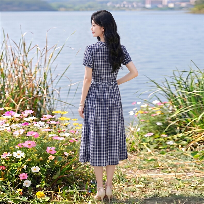 夏季格纹绣花收腰显瘦学院风优雅气质连衣裙,女装连衣裙,水衣源