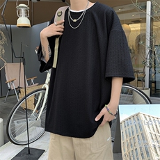 黑色