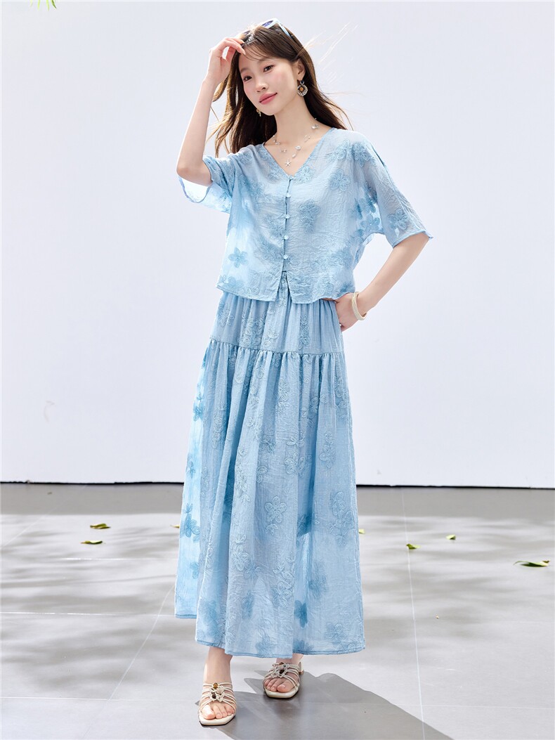 夏季新款现货！2026休闲风宽松版重工刺绣上衣+刺绣大摆半裙套装,女装套装/套裙,央宝儿