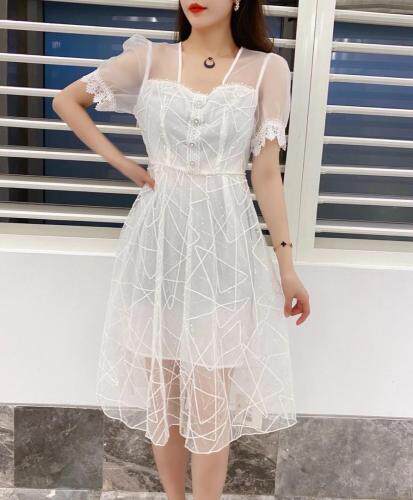 现货重工蕾丝仙气手工串珠连衣裙，女装连衣裙，艾蔚儿