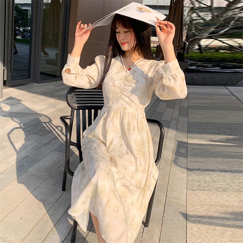 现货2024年春季网红新款女时尚潮流法式印花连衣裙,女装连衣裙,煊芮熙