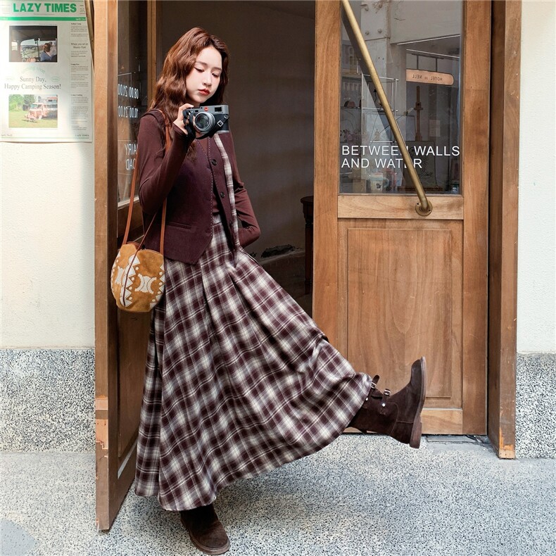美拉德色时髦优雅马甲格子半身裙打底衫套装三件套女2025秋季新款,女装套装/套裙,2C325