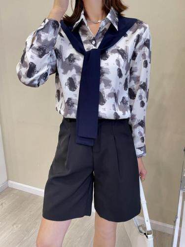 披肩花色小衫，其它，与慧辛