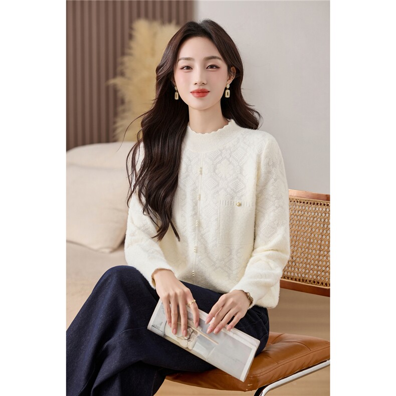 2025年冬季新款拼花边订珍珠扣打底毛衣，女装针织衫/毛衣，乐吉娜