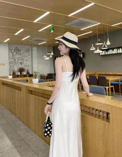 连衣裙，女装连衣裙，魅力元素