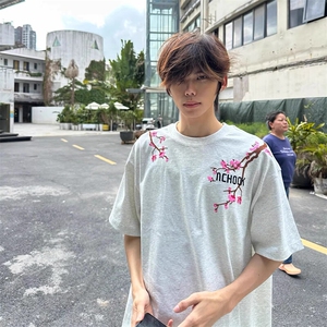 万针全刺绣工艺抖音得物高品质260克重磅纯棉双纱美式高街短袖T恤图片