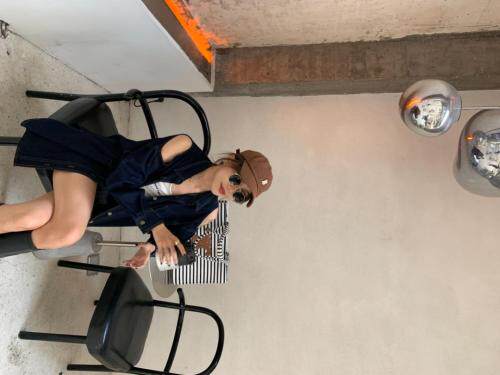 漏肩牛仔衬衫，女装衬衫，肆尔