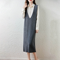2025百搭时尚简约长款四平v马甲羊毛连衣裙，女装连衣裙，越洋羊