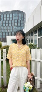 纯苎小衫
时尚女装巜川哲》4028图片
