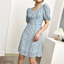 现货夏季新款小碎花连衣裙，女装连衣裙，序儿