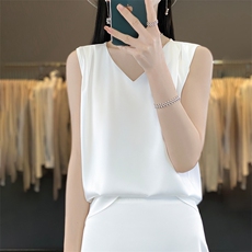 洁白色