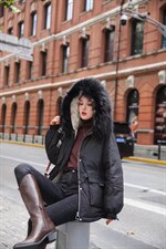 大毛领羽绒服，女装羽绒服，玉米青豆