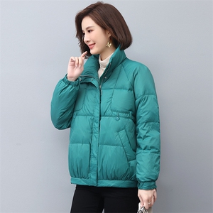 2022新款冬季保暖羽绒服女短款修身显瘦时尚外套图片