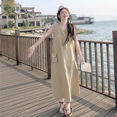 浅黄色