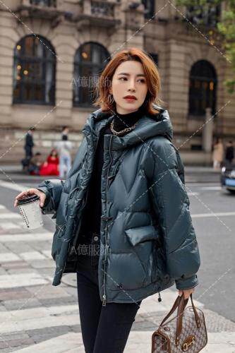 「现货」亮面90绒羽绒服女拉链牛角扣带帽短款，女装羽绒服，A 億