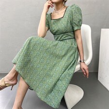 2022年夏季新款优雅的法式方领+泡泡袖，呈现在逃公主，其它，序儿