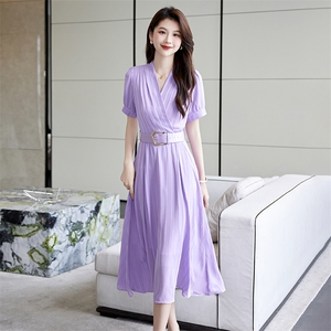 现货2024年夏季赫本风韩版V领气质女神范通勤修身连衣裙图片