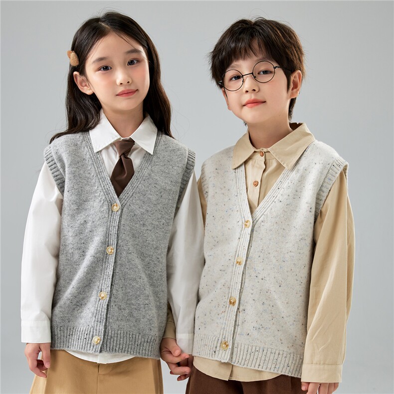 学院风新款V领羊毛针织开衫系扣马甲男女童加厚背心彩点打底衫，童装儿童羊毛衫，初丹羊绒童装