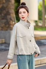 小个子时尚立领短款外套女2025春秋新款宽松百搭减龄休闲工装上衣，女装短外套，以桐