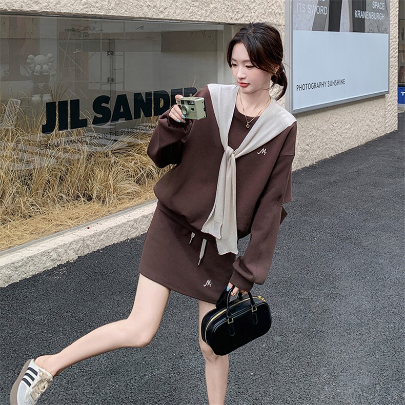 美拉德穿搭咖色卫衣裙套装女秋2024新款休闲慵懒松弛带披肩两件套图片