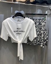 夏季少不了一条碎花裙和一件有设计感的T，其它，last name