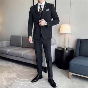西服套装男士三件套商务职业正装小西装韩版修身伴郎新郎结婚礼服图片