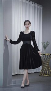 手工钉珠收腰喇叭裙图片